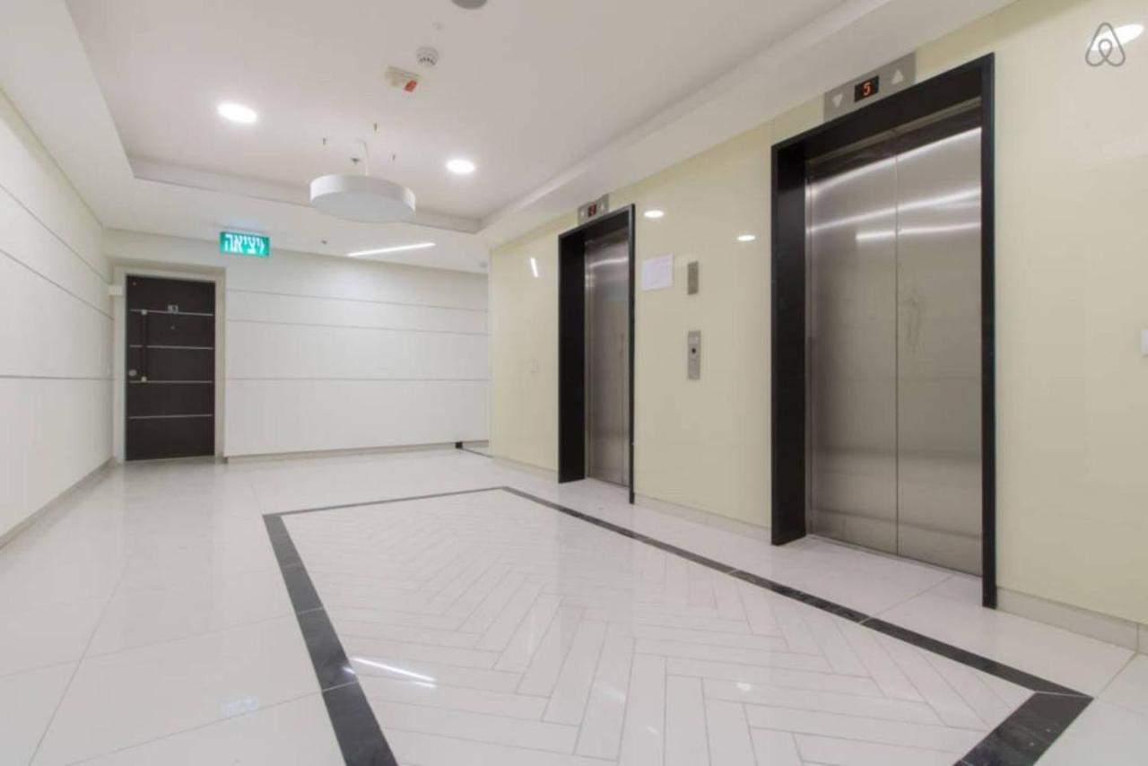 Exclusive Two-Bedroom Apartment With Parking Jerusalem Exteriör bild