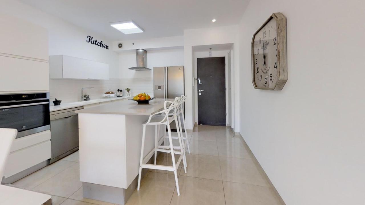 Exclusive Two-Bedroom Apartment With Parking Jerusalem Exteriör bild